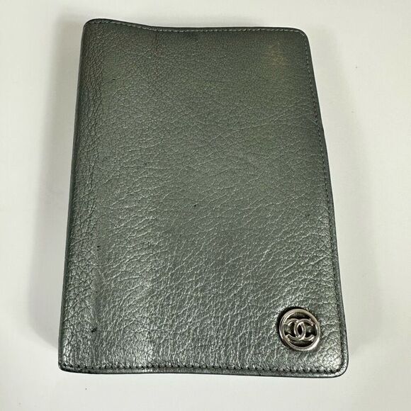 Chanel CC Leather Notebook Holder Silver - Picture 1 of 16